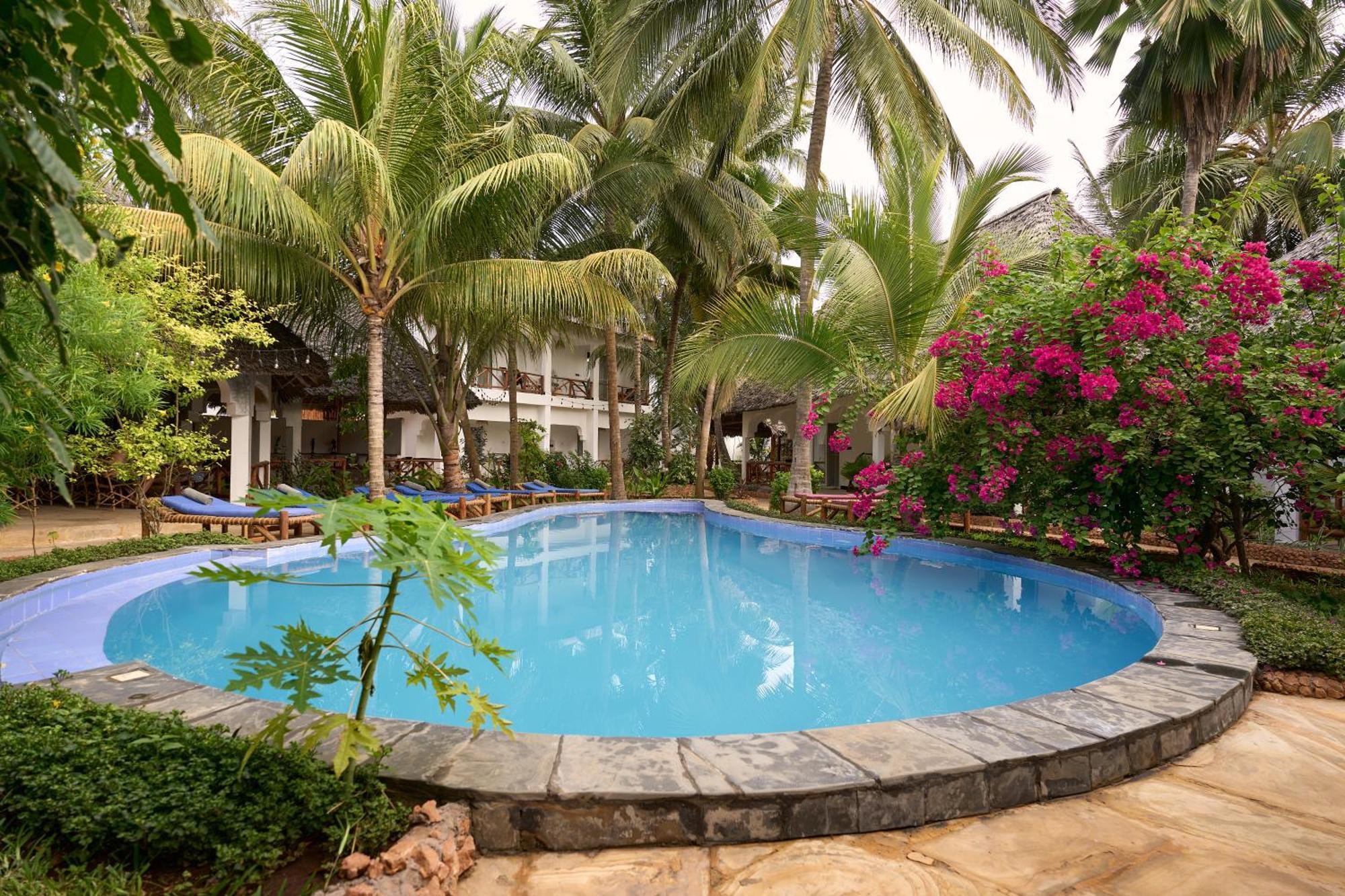 African Hotel *