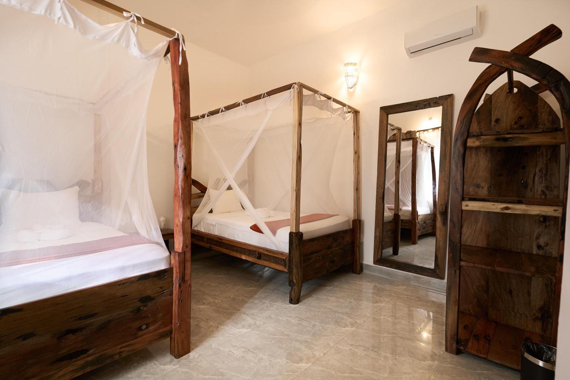 African Hotel *