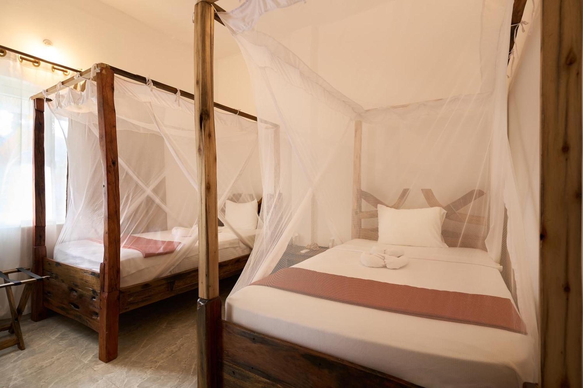 Hotel African *